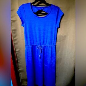 T by Talbots short sleeve knit dress with cute neckline side slits and pockets